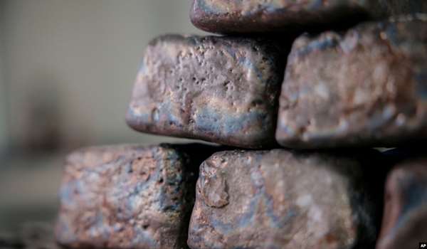 Retki minerali Kina i Amerika