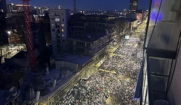 Masovni protesti u Srbiji i kraj Vučićeve stabilokratije
