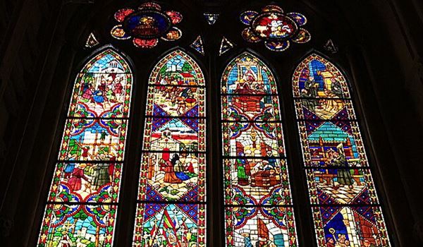 Zamena vitraža u Notr-Damu